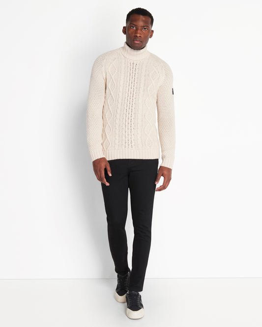 ケーブルタートルセーター