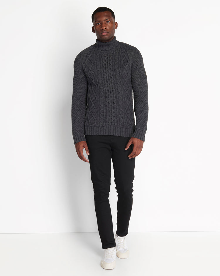 ケーブルタートルセーター