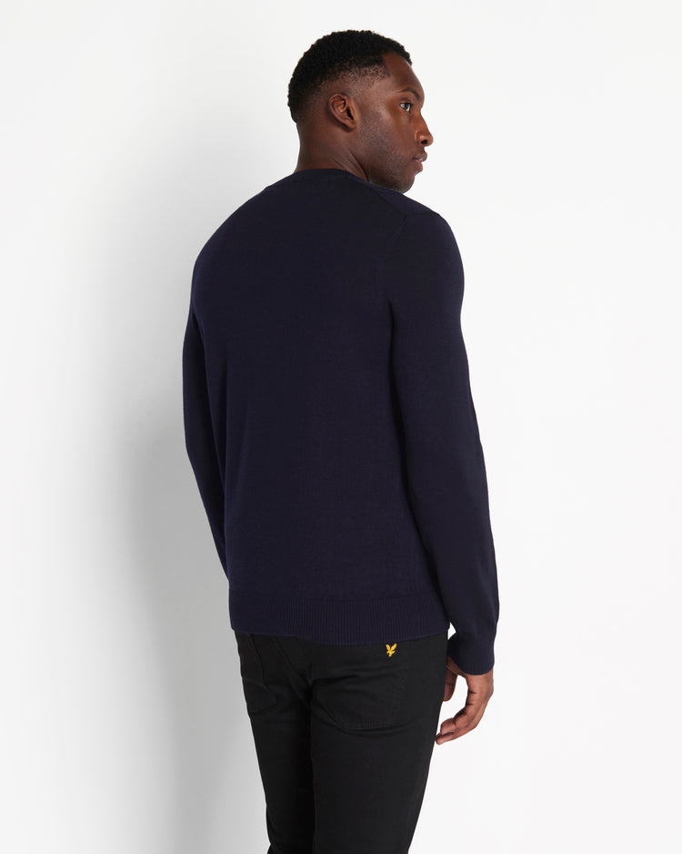 ケーブルクルーセーター