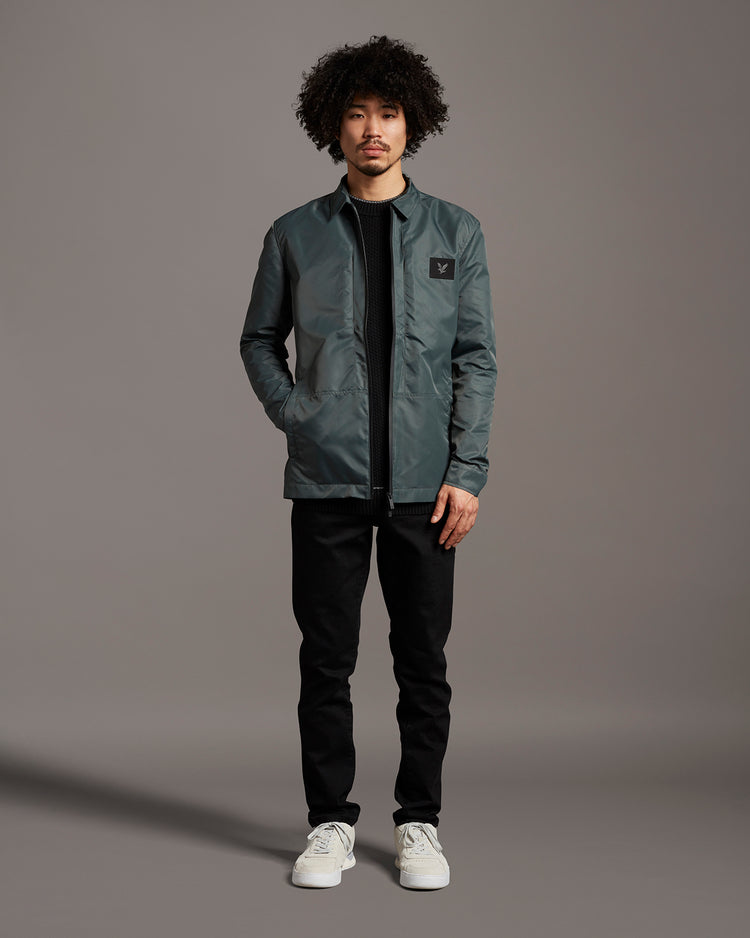 ケーブルクルーセーター